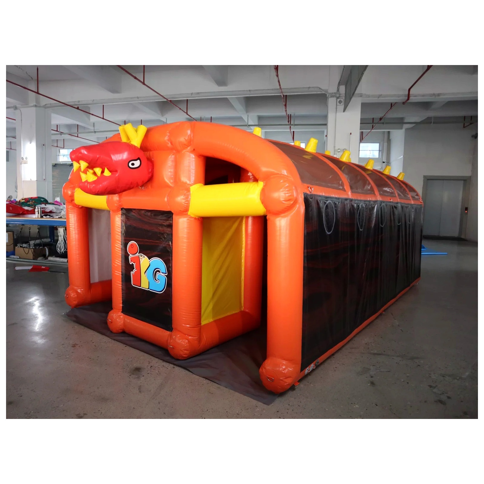 Outdoor Adventure Kids Party - Большой оранжевый надувной лабиринт 3х5 м